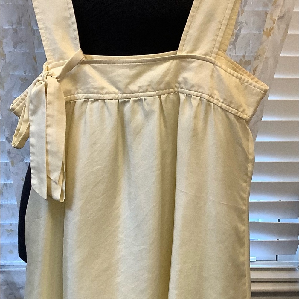 Banana Republic Top 100% Silk